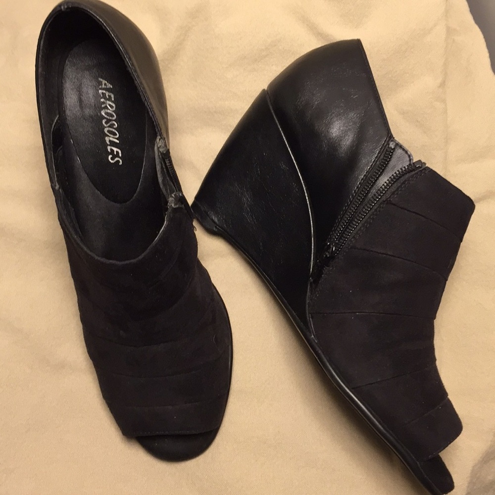 Aerosoles suede peep toe wedge